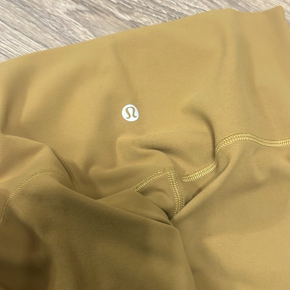 Lululemon Align Crop *21" - Size 6 - Picture 3 of 10